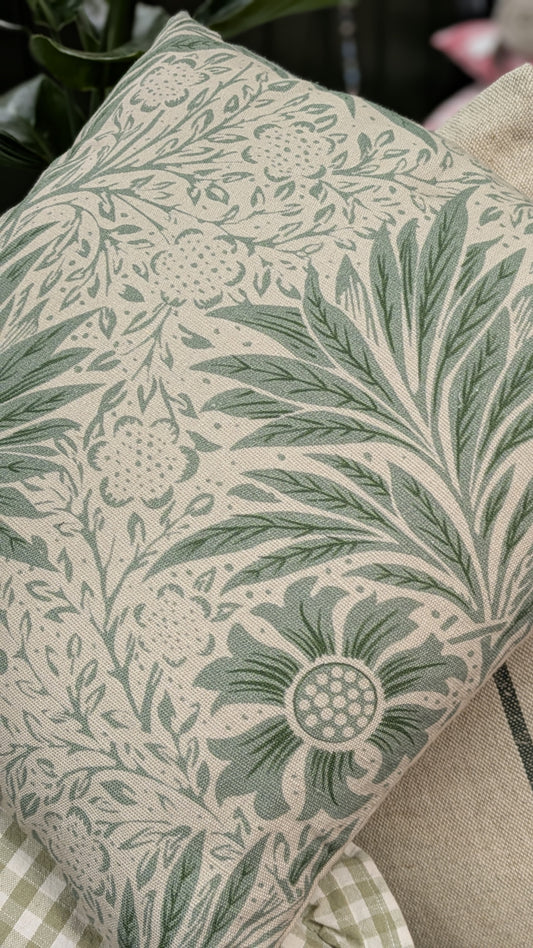 Utopia cushion